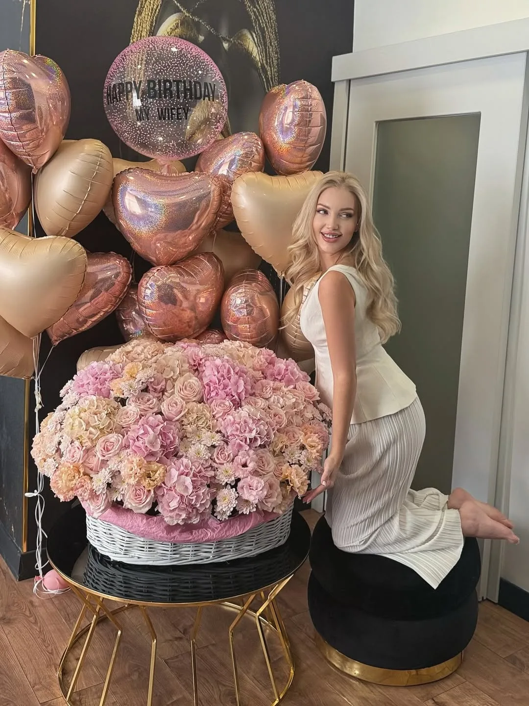 Rose Gold Balloons and Giant Flower Basket
