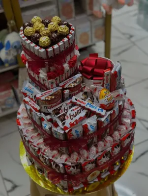 Башня из шоколада Kinder