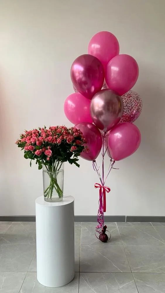 Fuşya Balon Demeti ve Gül Vazo