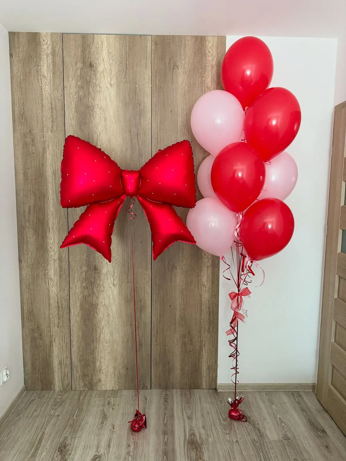 Red Bow Balloon Bunch