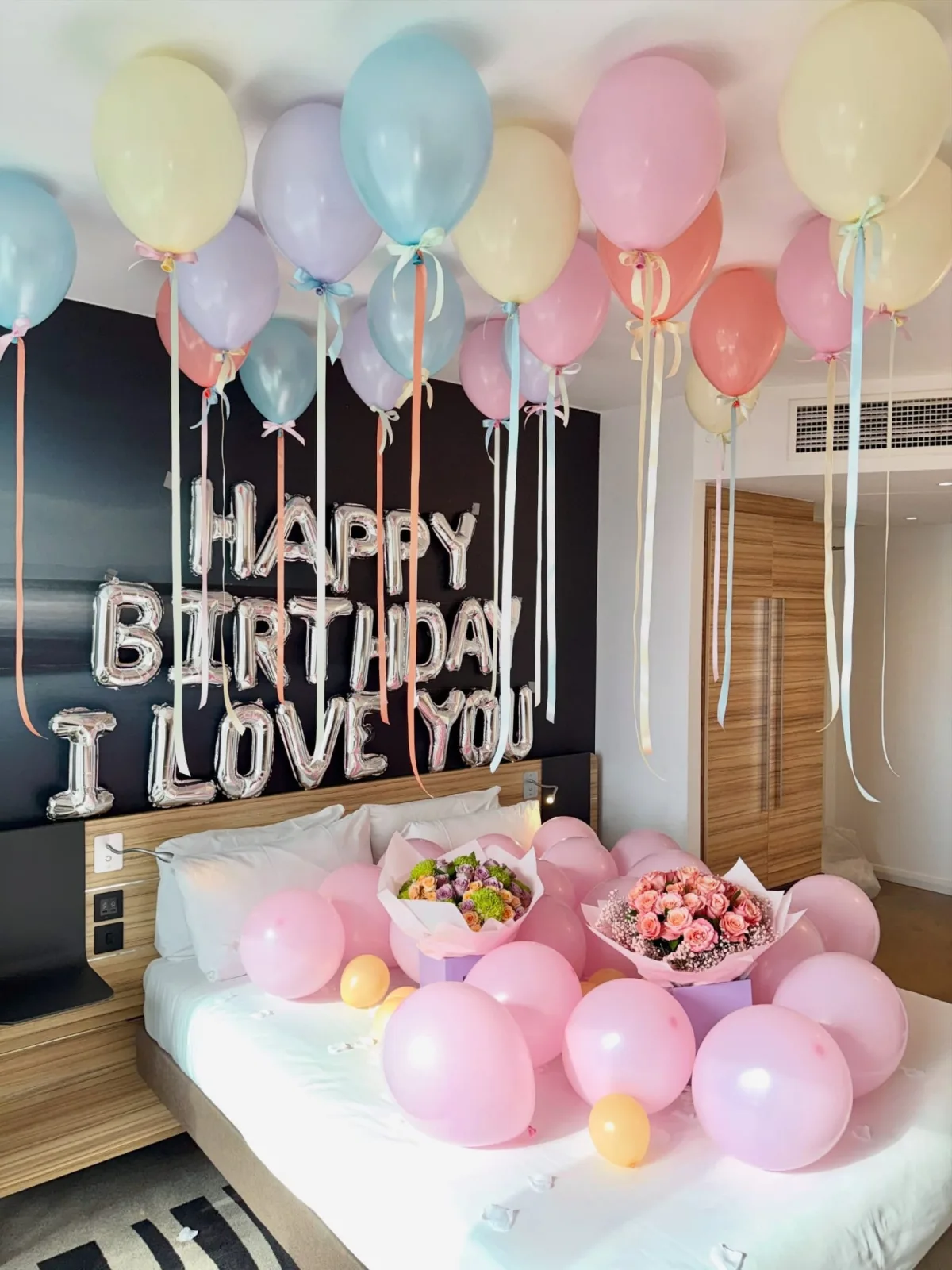 Pastel Birthday Room Decoration