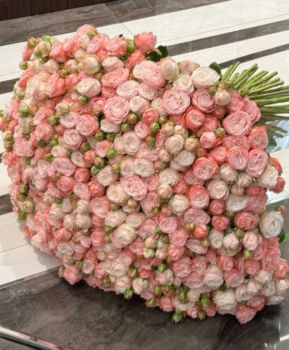Giant Spray Rose Bouquet